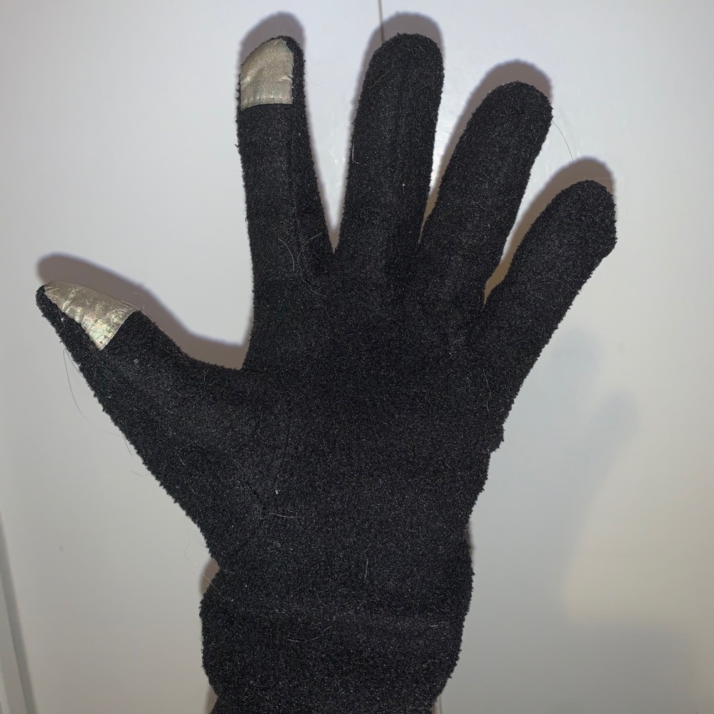 Black fleece gloves